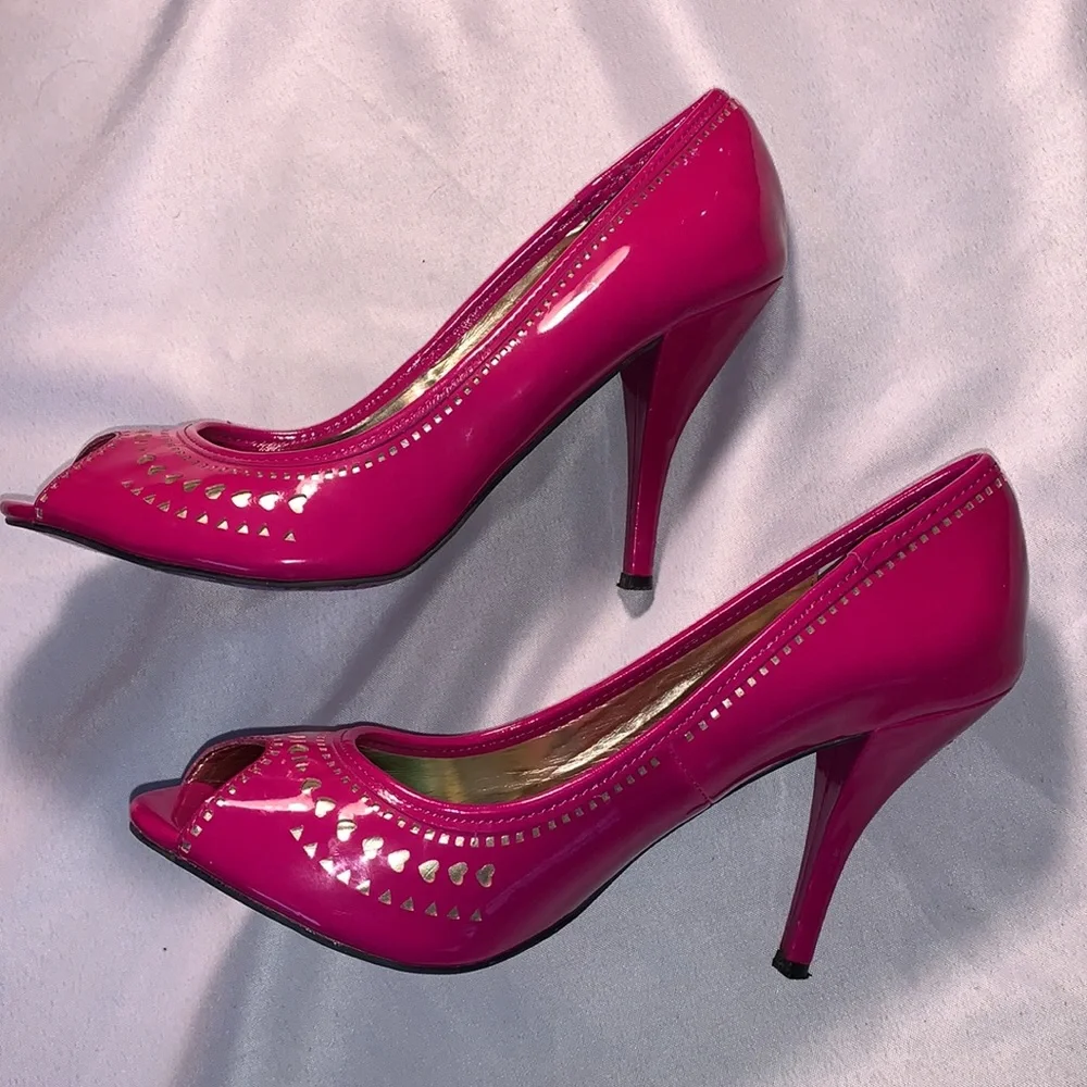 Betsy Johnson peep-toe pumps Hot pink
